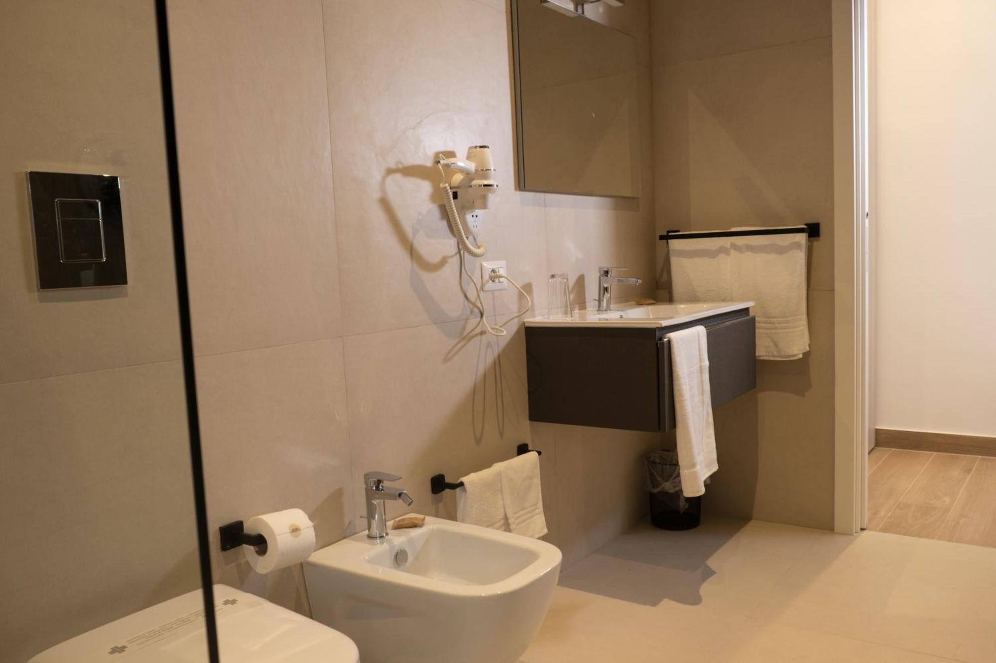 Monumental Luxury Rooms Caserta Exterior foto