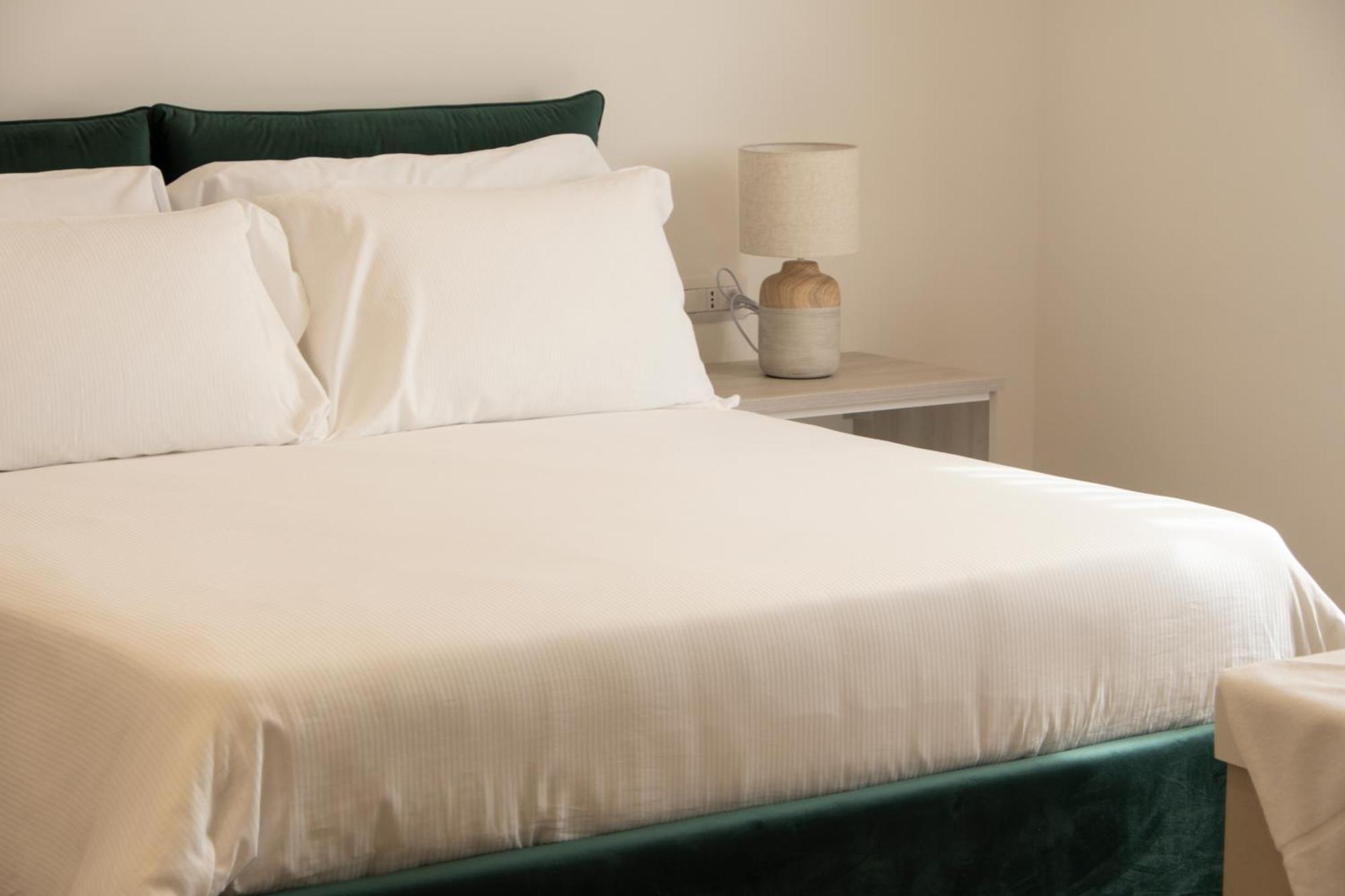 Monumental Luxury Rooms Caserta Exterior foto