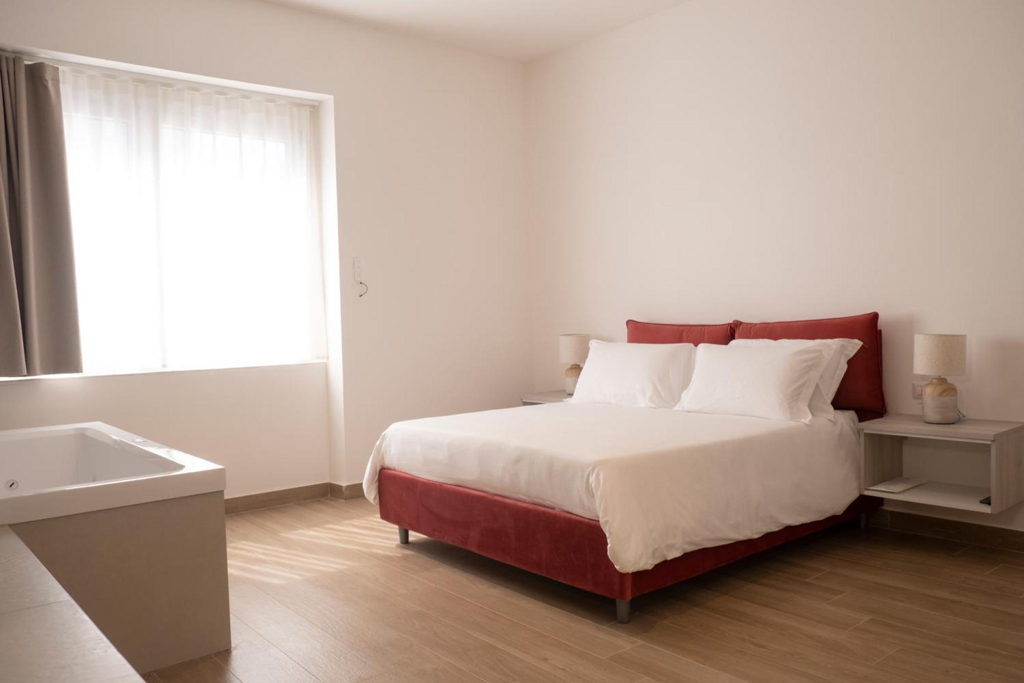 Monumental Luxury Rooms Caserta Exterior foto